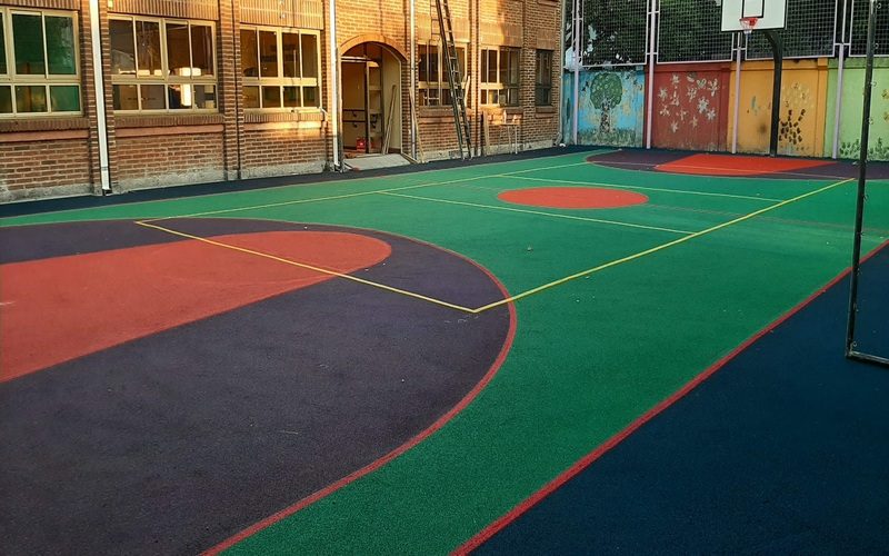 Cancha de basket caucho continuo con lineas