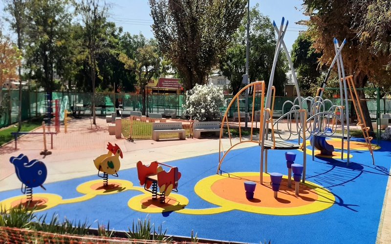 Pavimento continuo parque infantiles