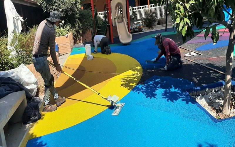 Terminando acabados piso de caucho